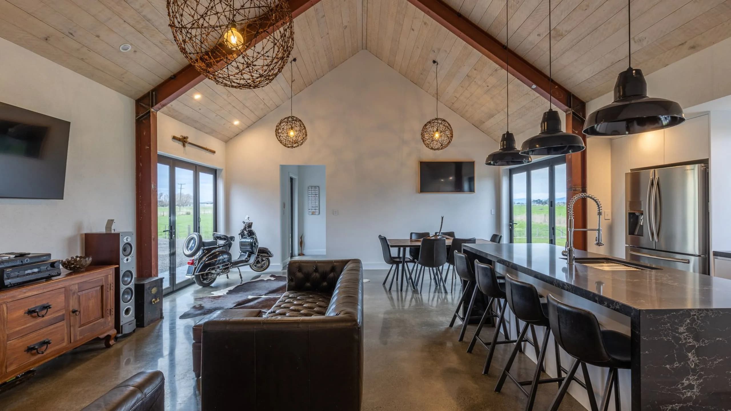 dining lounge